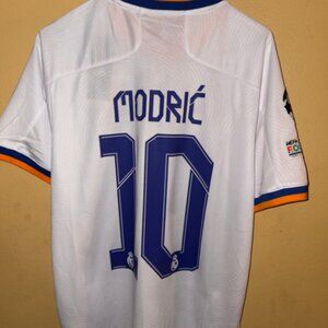 Real Madrid Luka Modrić #10 UCL Final Paris 2022 Jersey Adidas
